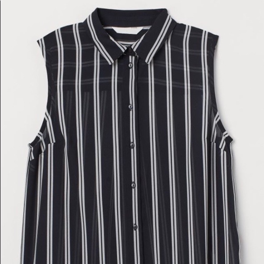 NEW H&M Brand Black + White Striped Sleeveless Button Down Blouse (4)